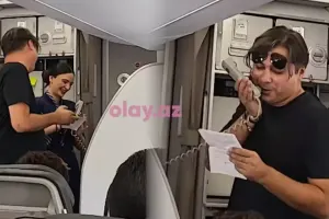 Tural təyyarədə bələdçilik etdi