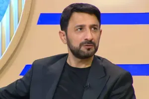 Pərviz oğlunun kiçik toyundan 100 min yığıb?