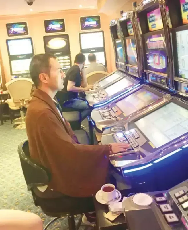 Serdar qumarda itirdiklərindən danışdı