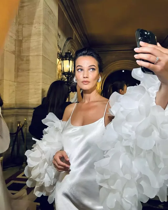 Pınar hamiləliyini təsdiqlədi!