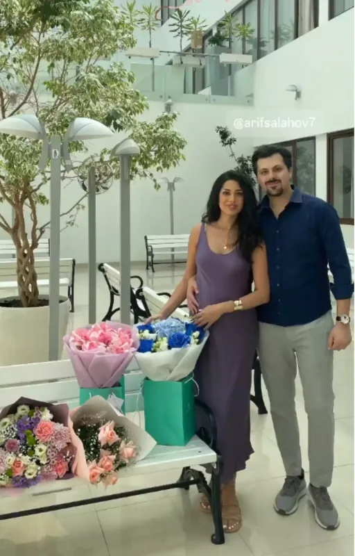 İTV-nin aparıcısı körpəsini üzə çıxardı