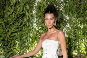 Bella Hadid 2 ildən sonra podiuma qayıtdı