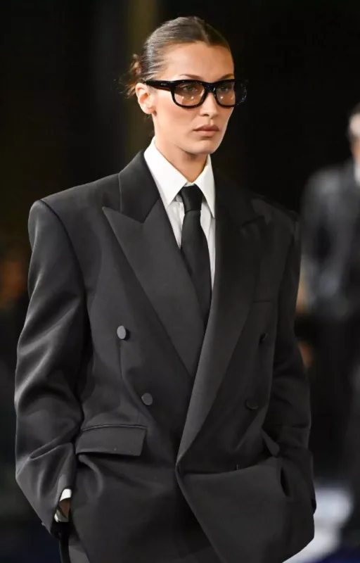 Bella Hadid 2 ildən sonra podiuma qayıtdı