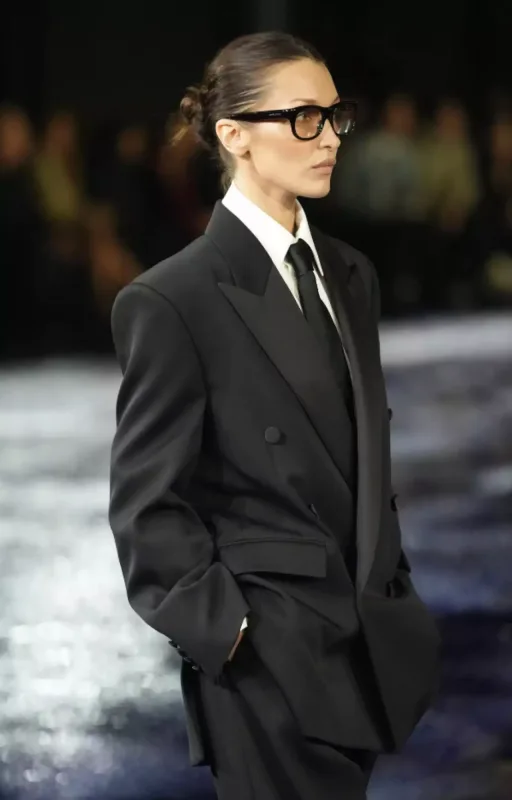 Bella Hadid 2 ildən sonra podiuma qayıtdı