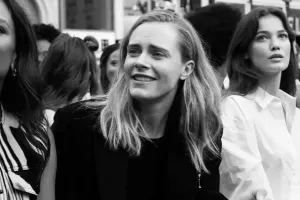 Pınar Denizi sıxışdırdılar!