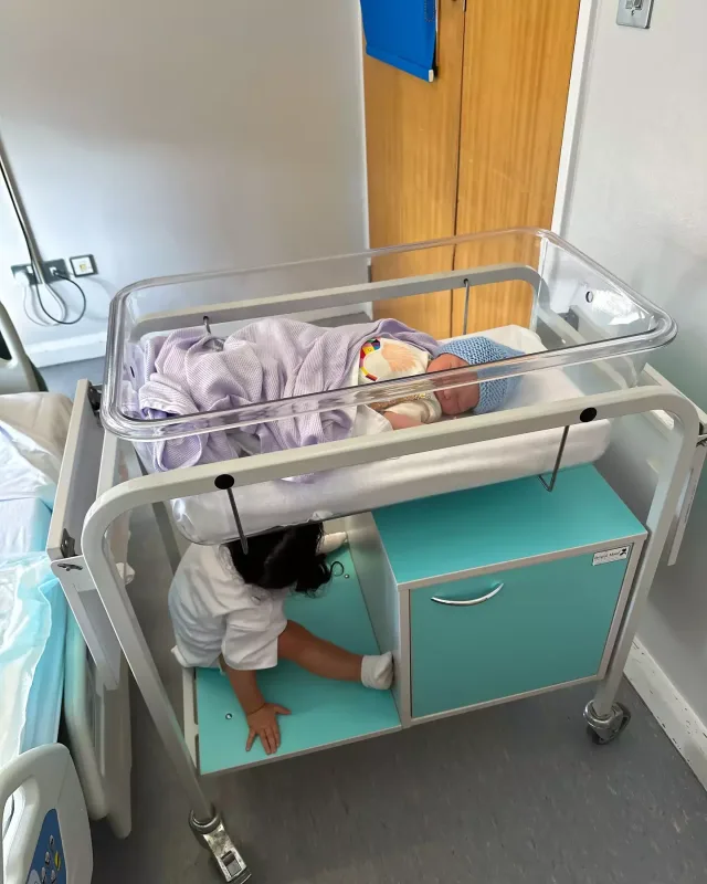 Azərbaycanlı bloger suda doğuş etdi