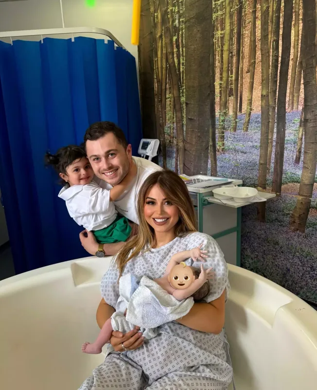 Azərbaycanlı bloger suda doğuş etdi