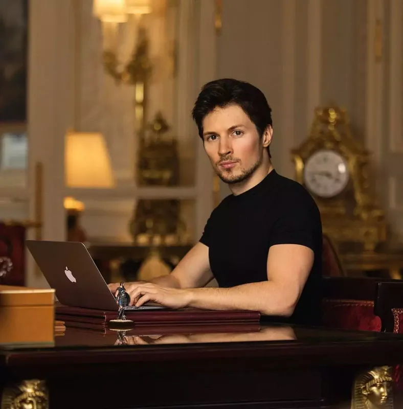 Pavel Durov rəsmi maaşını açıqlayıb