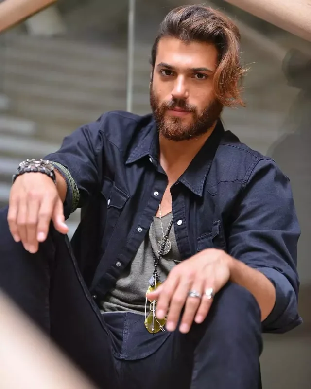 Can Yamanla şəkil çəkdirmək 17 mindir!