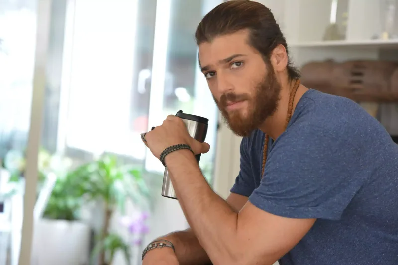 Can Yamanla şəkil çəkdirmək 17 mindir!