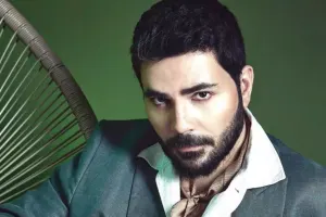 Elçin həmkarlarına bu qiymətə mahnı yazır