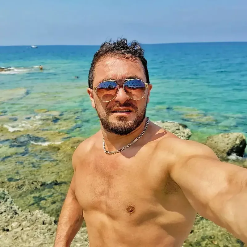 “Yemək yemirəm, 24 saat yalnız su içirəm” - Talıb