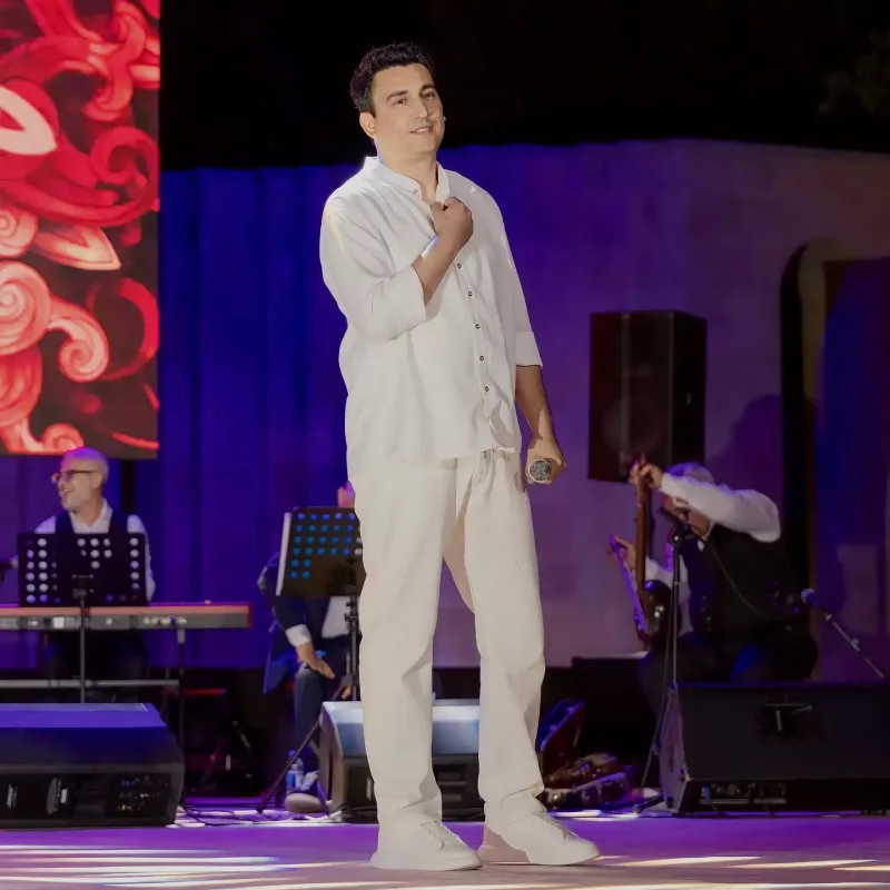 Xəzər Süleymanlı Poeziya Teatrı yaratdı