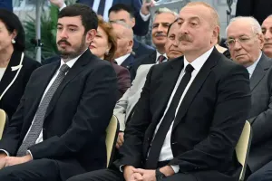 Prezident oğlu ilə açılışda