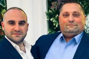 “Atam həyatla mübarizə aparır”