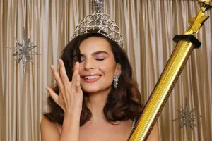 Emiliyə tac verildi!