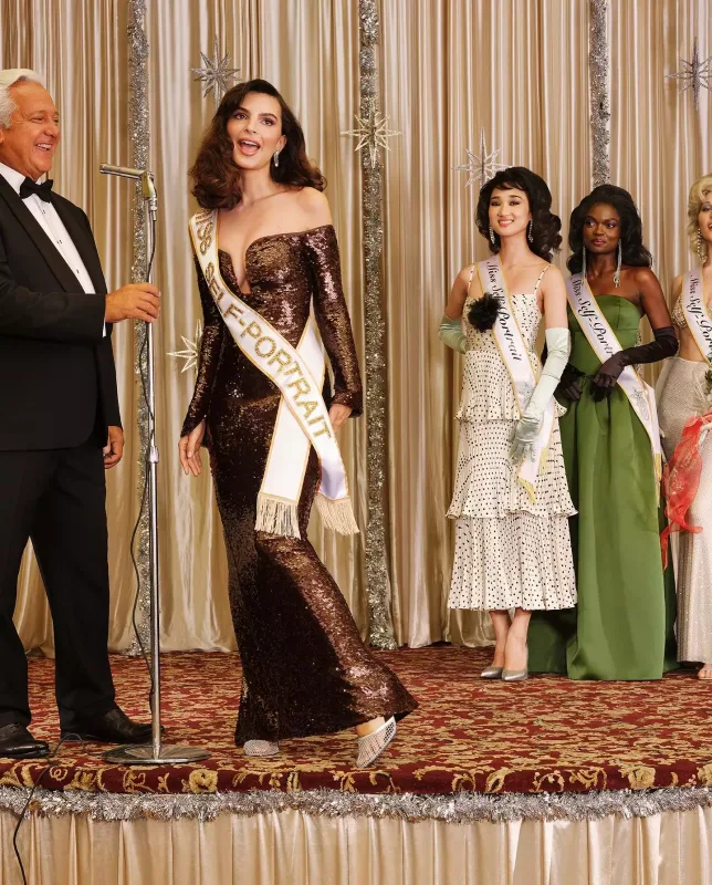 Emiliyə tac verildi!