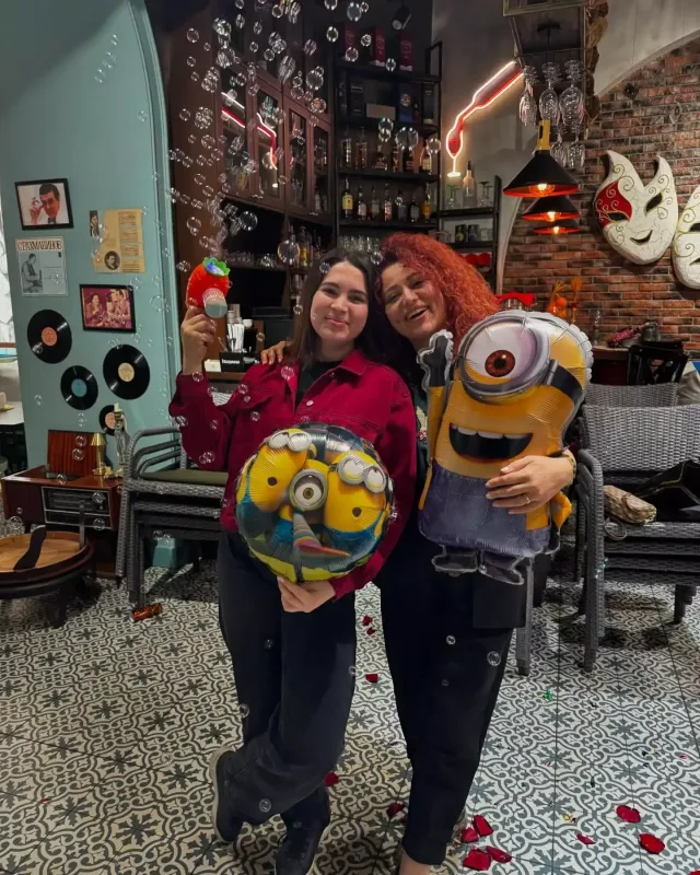 Vəfaya doğum günü sürprizi