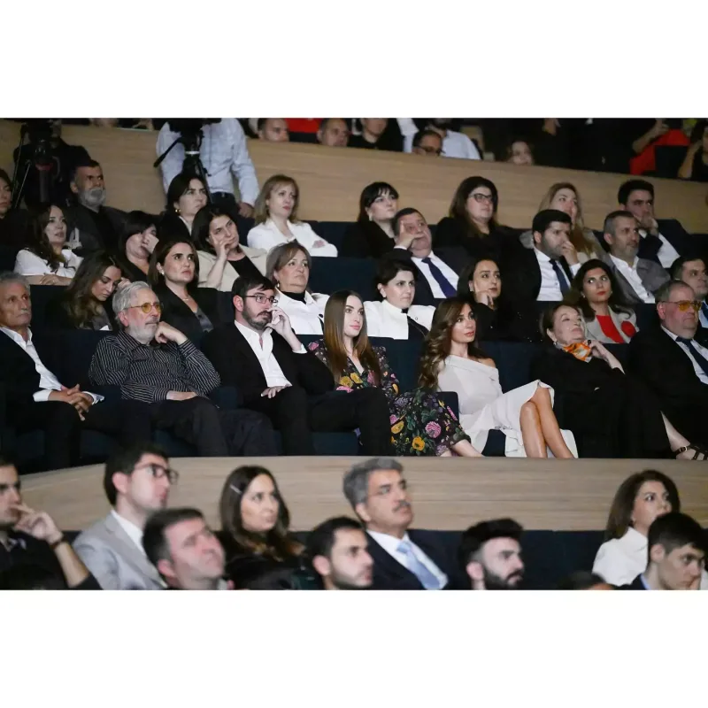 Prezident ailəsi film təqdimatında
