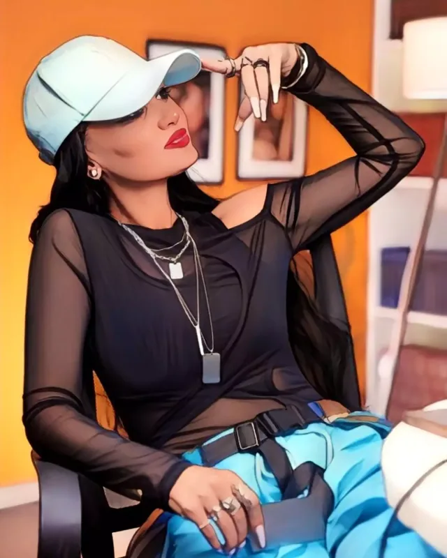 Natavan bu şəkilləri ilə sükutu pozdu