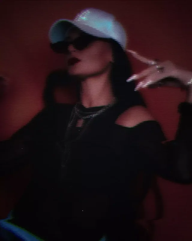 Natavan bu şəkilləri ilə sükutu pozdu