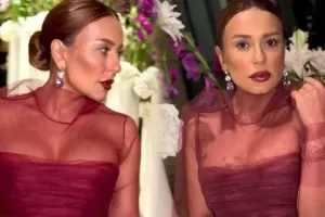 Tünzalə Ağayevadan canlı ifa... - Video