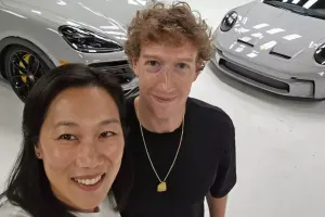 Zukerberqdən xanımına 200 minlik hədiyyə