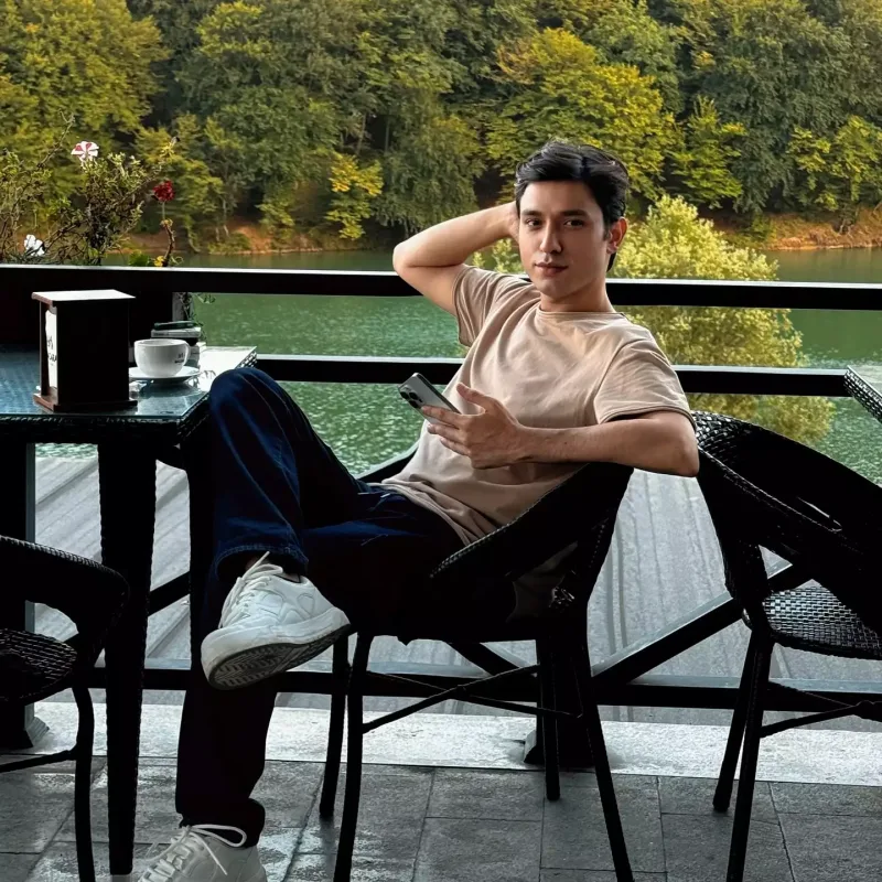 “Hər kəs öz yerini bilsin!”