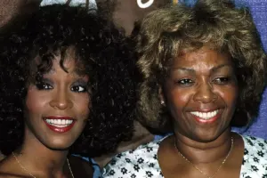 Məşhur müğənninin özündən sonra anası da vəfat etdi