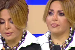 Mərhum anasından danışıb ağladı - Video