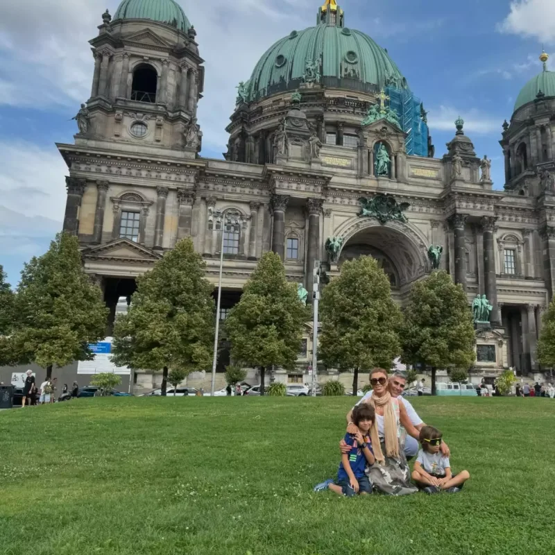 Xoşqədəmlə ailəsinin Almaniya istirahəti