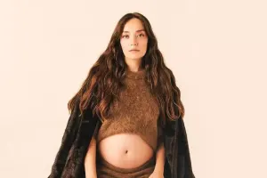 “Prens”in aktrisasından hamiləlik fotosessiyası