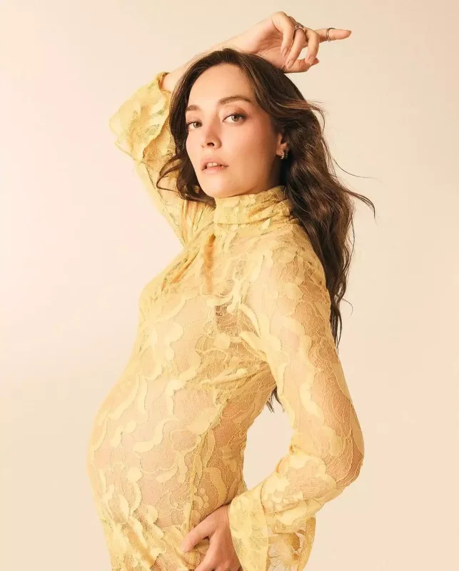 “Prens”in aktrisasından hamiləlik fotosessiyası