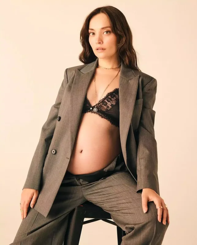 “Prens”in aktrisasından hamiləlik fotosessiyası