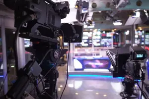 ATV-nin aparıcısının efirdə burnundan qan açıldı