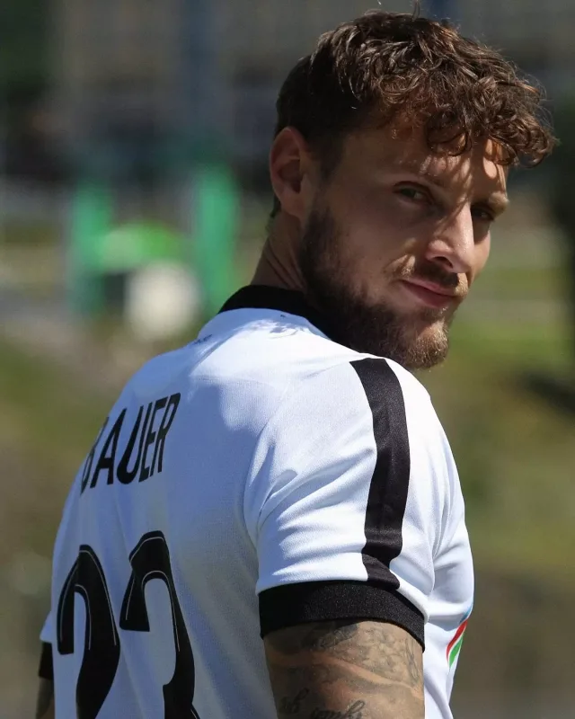 “Ərinizi divanda belə görəndə...”