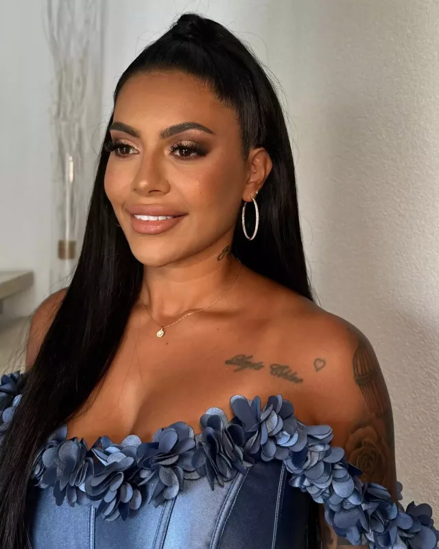 “Ərinizi divanda belə görəndə...”