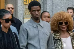 Diddinin ailəsi məhkəməni tərk edərkən fitə basdılar!