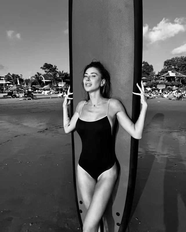 Şeyma model sevgilisi ilə əl-ələ