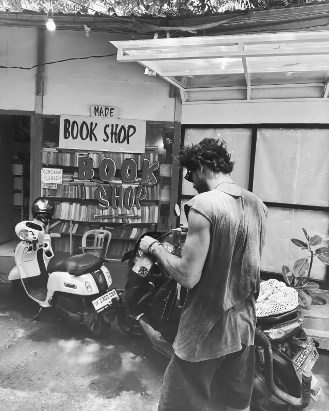 Şeyma model sevgilisi ilə əl-ələ