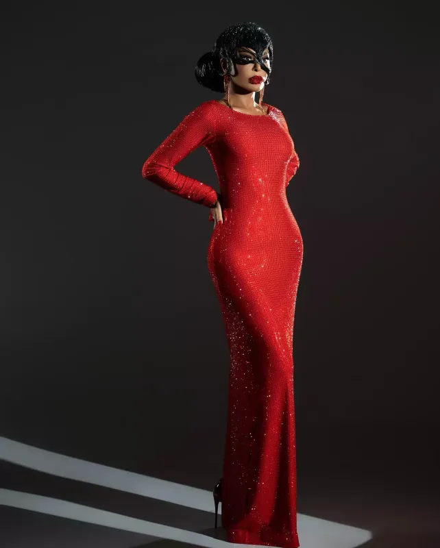 Aygün Kazımova qırmızıya büründü