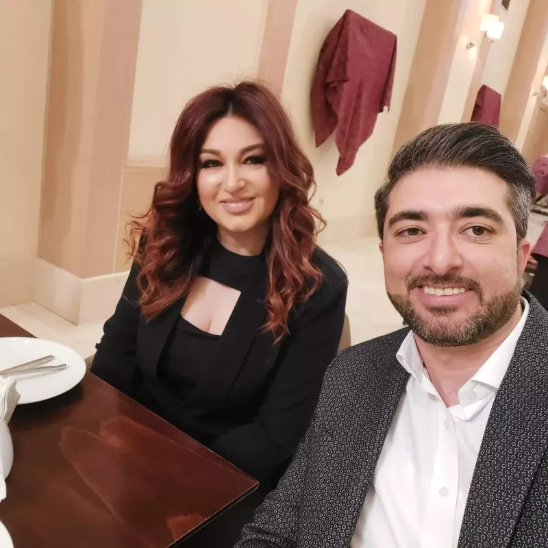 Vüsaldan qızları ilə paylaşım