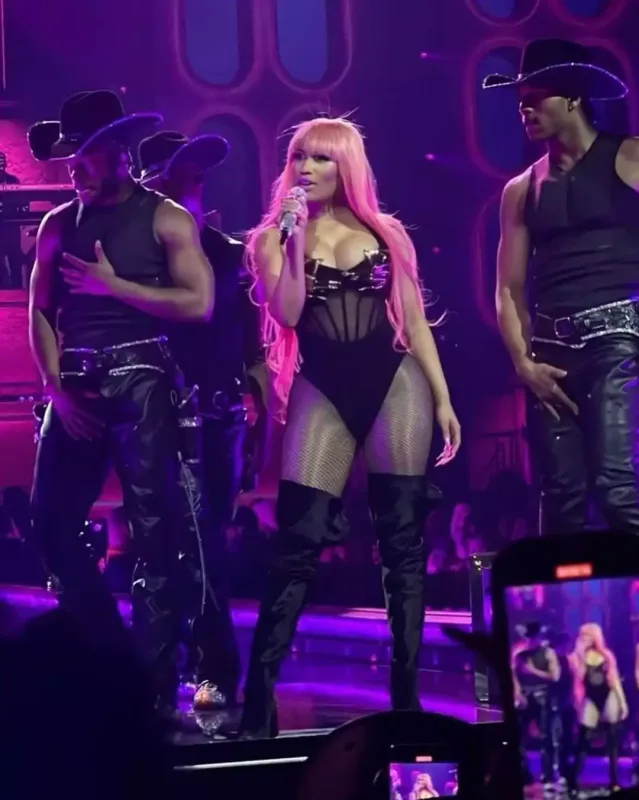 Niki Minaj bir ilkə imza atdı