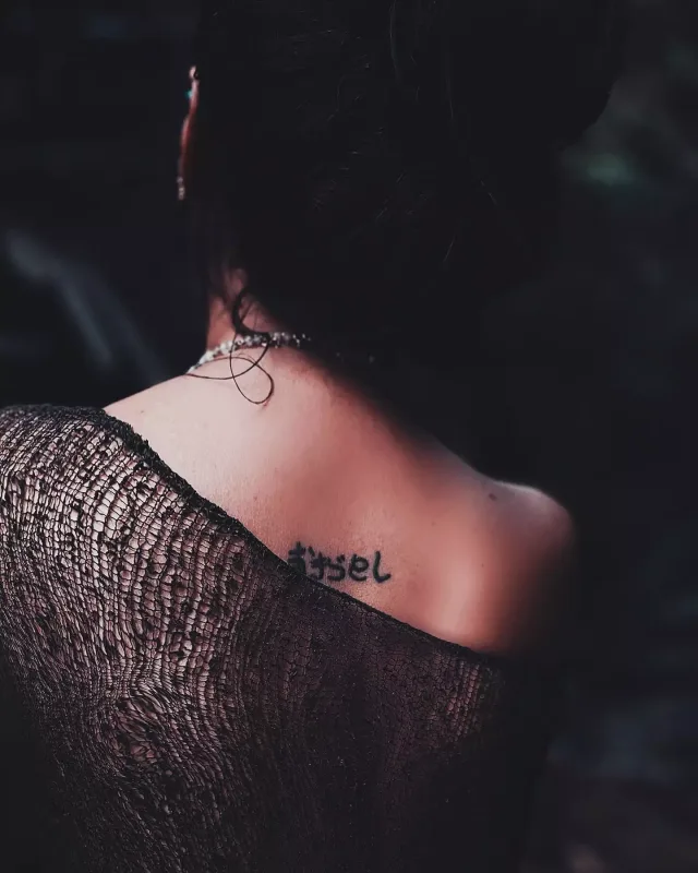 Ayselin döyməsi diqqət çəkdi