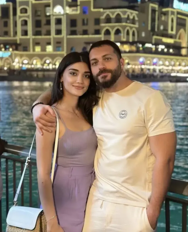 Toydan sonra bal ayına getdilər