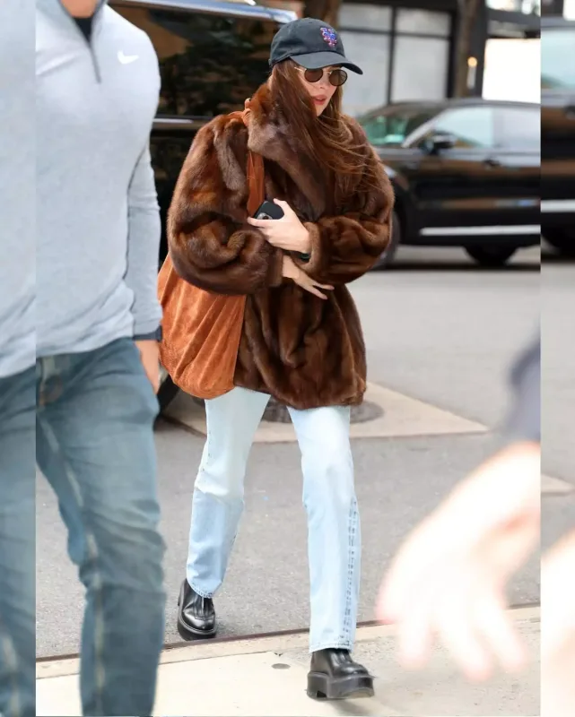 Dakota Conson linç olunur...