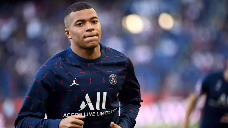 Məşhur futbolçu təcavüzdə ittiham olunur