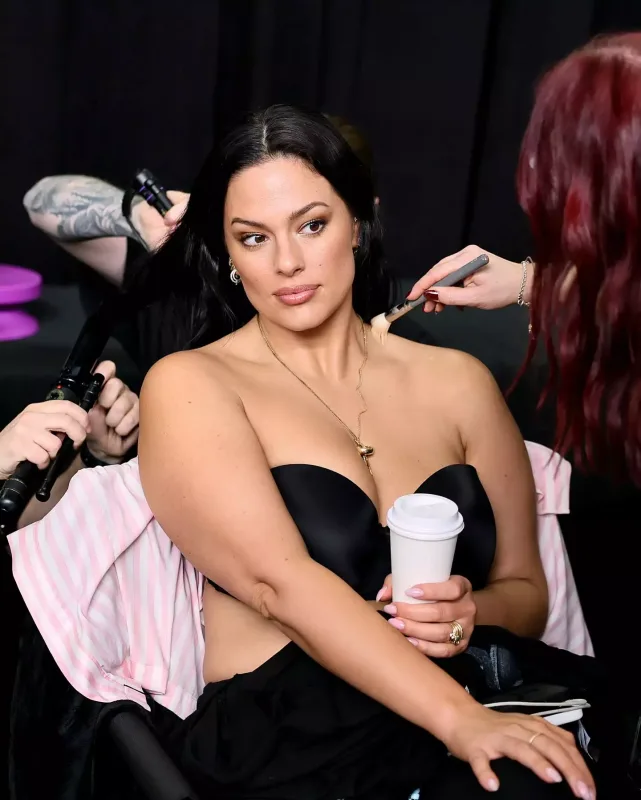 “Mələk”lər 6 il fasilədən sonra podiuma çıxdılar!