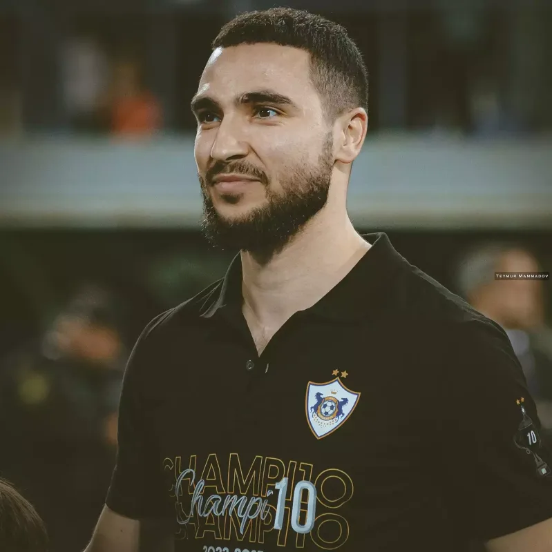 Bu futbolçu Qurban Qurbanovun qardaşı qızı ilə evlənir