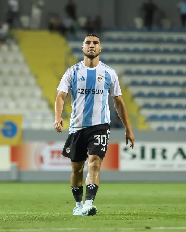 Bu futbolçu Qurban Qurbanovun qardaşı qızı ilə evlənir